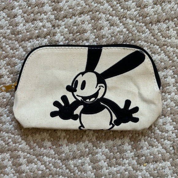 Oswald the Lucky Rabbit Pouch & Mini Mirror - Picture 3 of 5